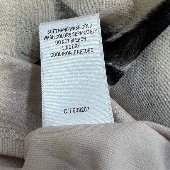 Taylor Sand True Blush V Neck Ruffle Hem Midi Dress Gathered Waist SZ 2 - Picture 10 of 13